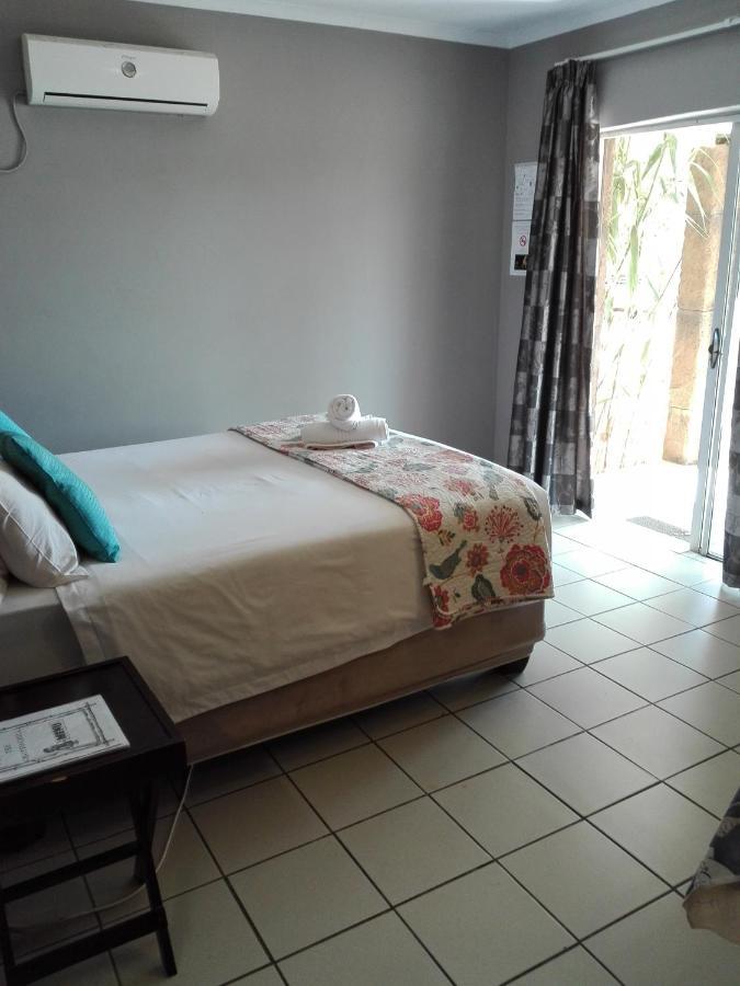Waterside Lodge Cc Piet Retief Exterior foto
